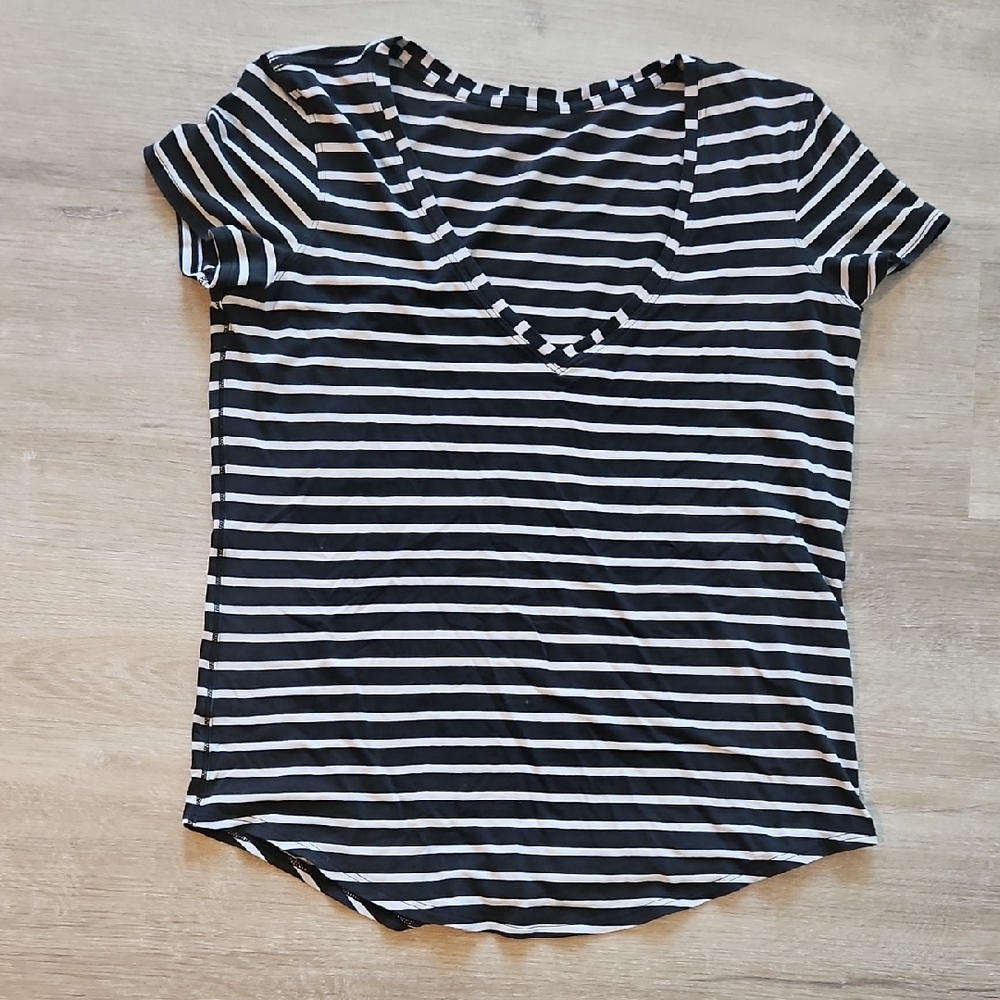 Lululemon Love Tee Shirt Size 4